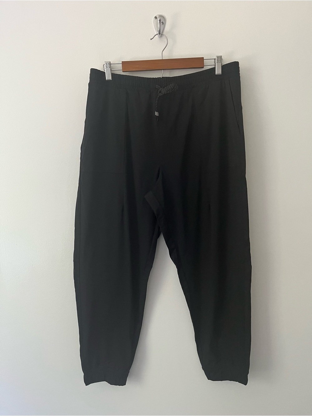 Fabletics The One Jogger Black Athletic Stretch Waist Pull On Nylon XL Short